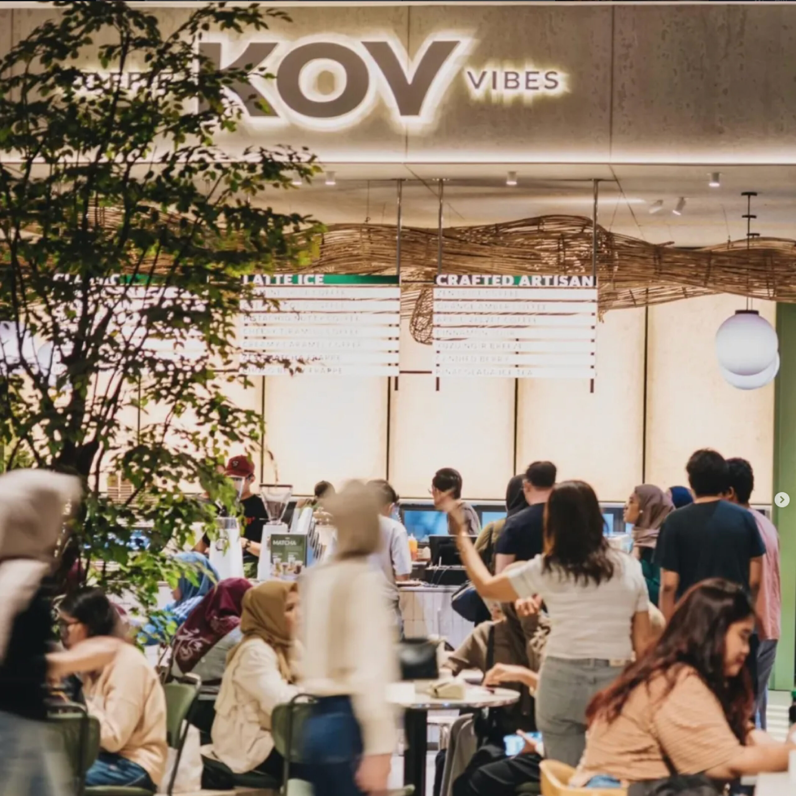 Area duduk KOV Koffie Sultan Agung di Kaliwiru, Semarang